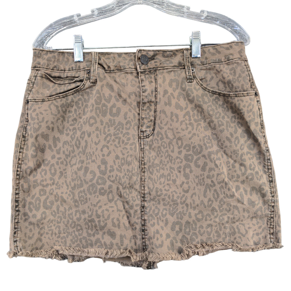Mudd Flex Stretch Womens Jean Shorts Brown Leopard Pattern Size 13 Pockets